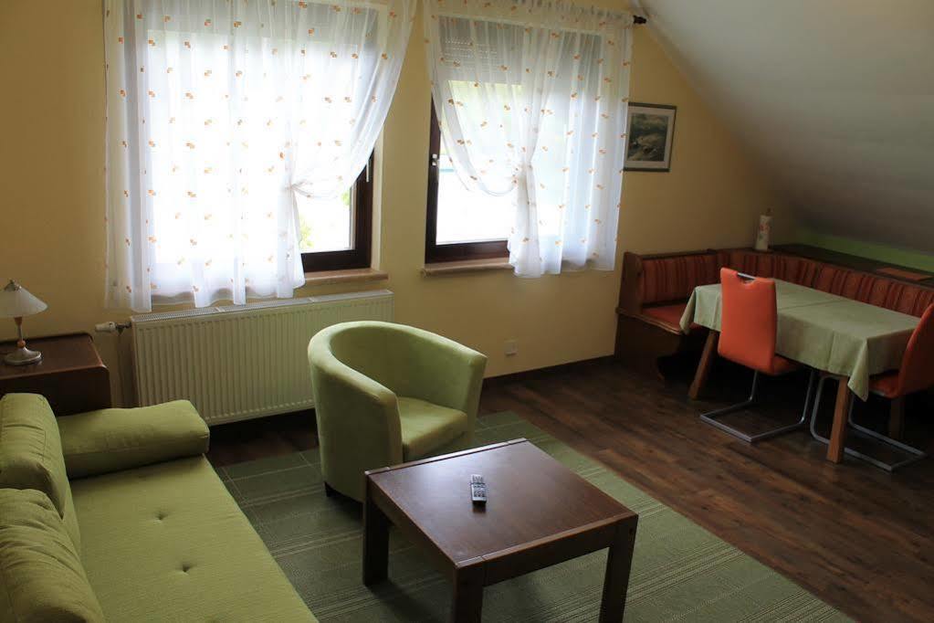 Appartement - Ferienwohnungen - Gaestehaus Gabriele โดรโบลัค อัม ฟาเคอร์เซ ภายนอก รูปภาพ